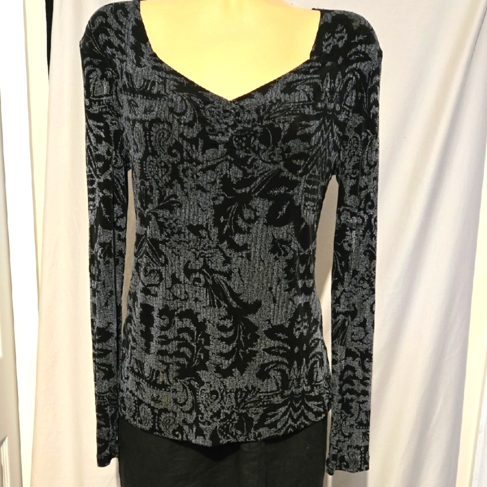 Kiara Gray And Black Patterned Top